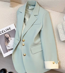 CASACO FEMININO COM DETALHE NAS MANGAS