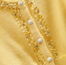 CARDIGAN FEMININO COM DETALHES EM PEDRARIAS E PÉROLAS