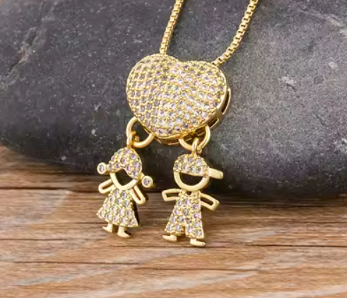 COLAR MÃE E FILHOS COM CORAÇÃO PARA O DIA DAS MÃES